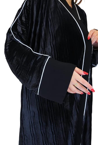 عباية مخمل 1122302