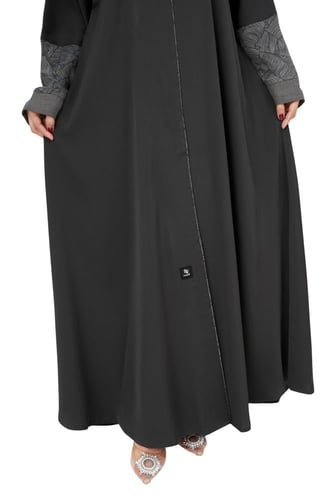 عباية لف مزينة بقماش حرير مغسول في الكم 1257919