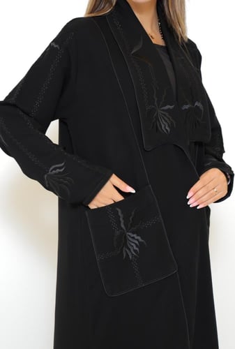 عباية لف بجيوب مطرزة 1121701