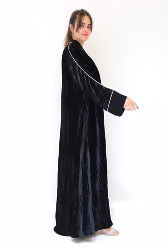 عباية مخمل 1122302