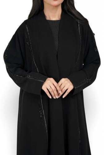 عباية لف بتطريز أنيق 1317501