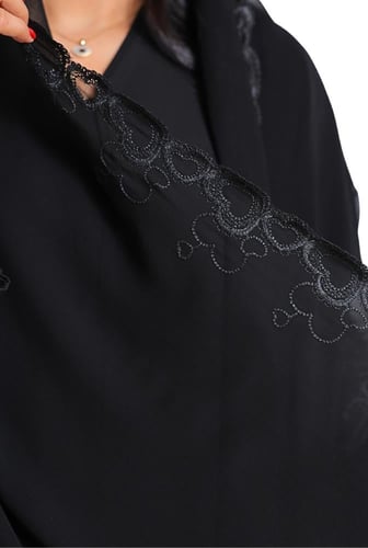 طرحة مطرزة من الأطراف 147901