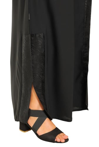 عباية مطرزة 1114301