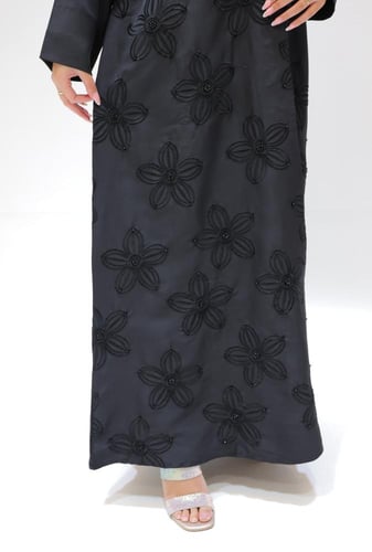 عباية لف مطرزة 1173601