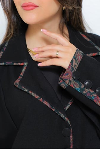 عباية ياقة بجيوب 1208601