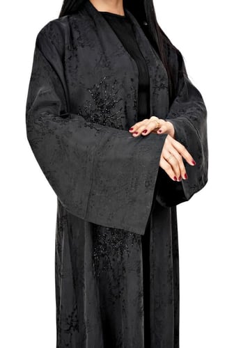 عباية لف مطرزة 1252301