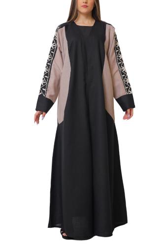 عباية مطرزة بشكل انيق 1119501