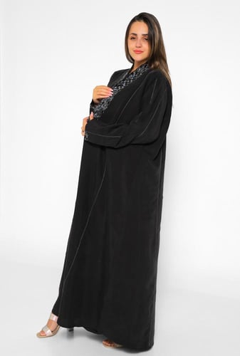 عباية لف مطرزة 1128101