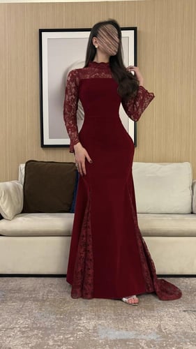 فستان مخملي كمام دانتيل فخم