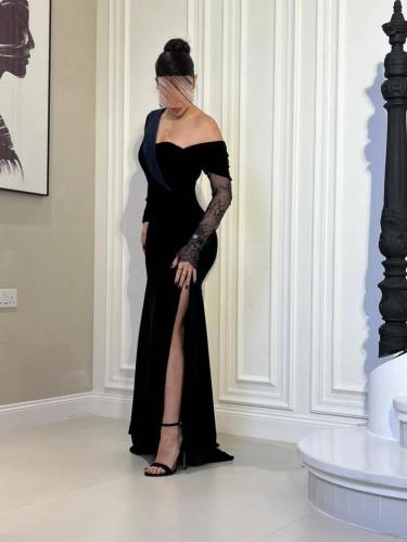 فستان مخملي كحلي كم دانتيل انيق