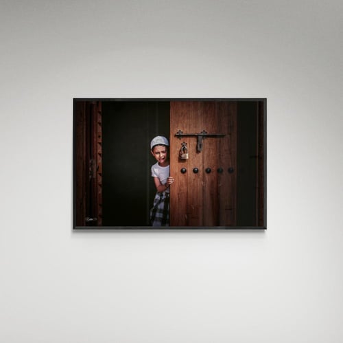 لوحة فنية طفل ينتظر - صورة (7)