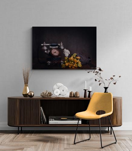 لوحة فنية وردة صفراء وهاتف - صورة (6)