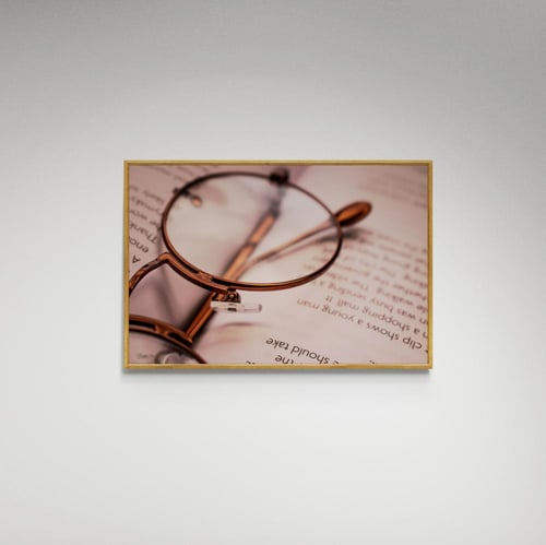 لوحة فنية نظارة وكتاب - صورة (78)