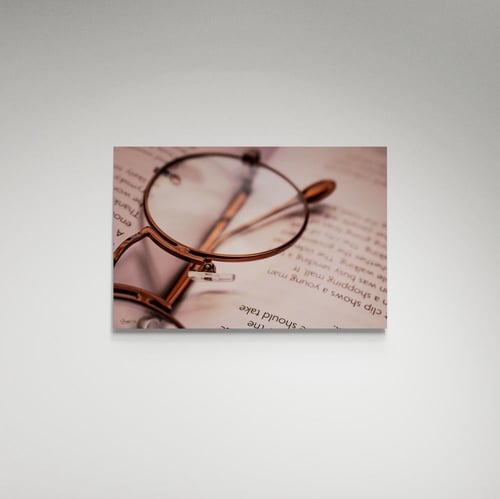 لوحة فنية نظارة وكتاب - صورة (78)