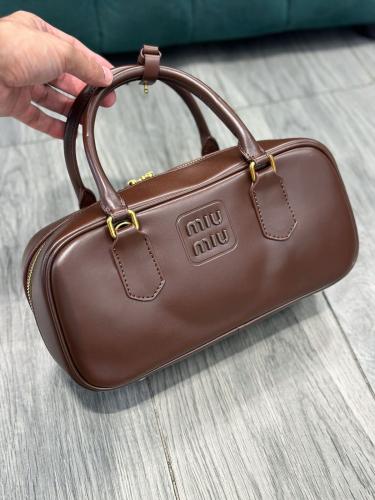 شنطة ميوميو مقاس 27