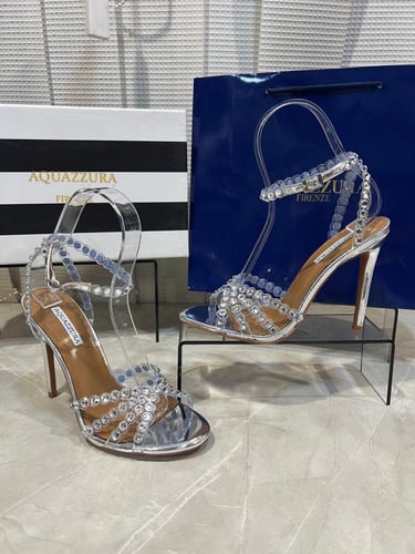 كعب نسائي فاخر من ماركة أكوازورا Aquazzura