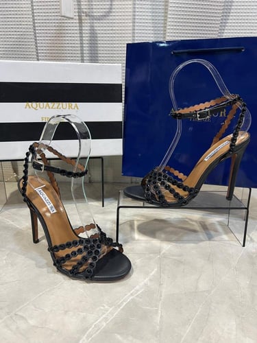 كعب نسائي فاخر من ماركة أكوازورا Aquazzura