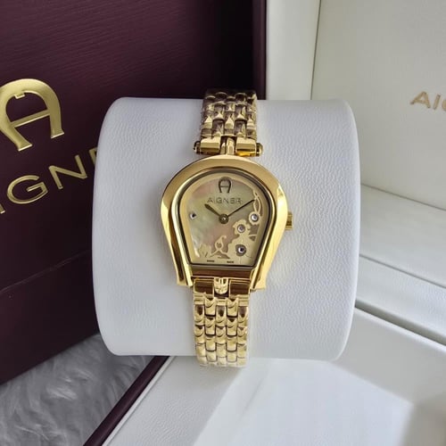 ساعة اقنر نسائيه