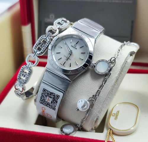 ساعه اوميقا نسائي مع الأساور