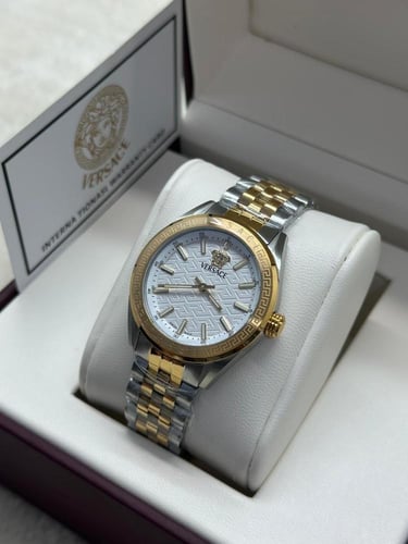 ساعه فرزاتشي Versace حجم وسط