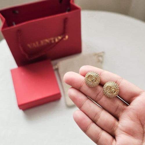 حلق فالنتيو نسائي