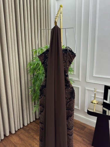 ستان سهرة سواريه بني مطرّز بالترتر