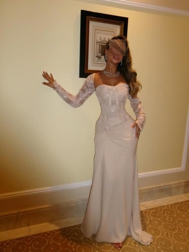 فستان سهرة سواريه بيج بقصة أوف شولدر وكورسيه مطرز