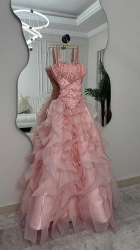 فستان سهرة وردي برنسيس مطرز