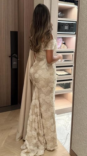 فستان سهرة ترتر مورد بشال