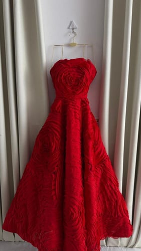 فستان سهرة سواريه ورد فاخر