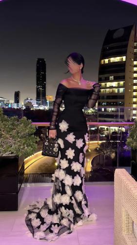 فستان ملكي أسود بورود