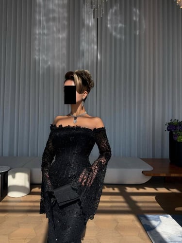 فستان سهرة أسود اوف شولدر دانتيل مطرّز