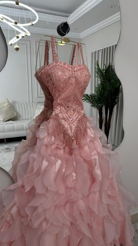 فستان سهرة وردي برنسيس مطرز