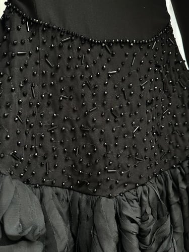 فستان سهرة اسود ملكي بتطريز