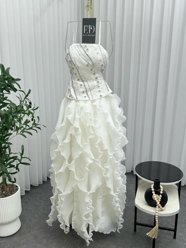 فستان سهرة ابيض تطريز