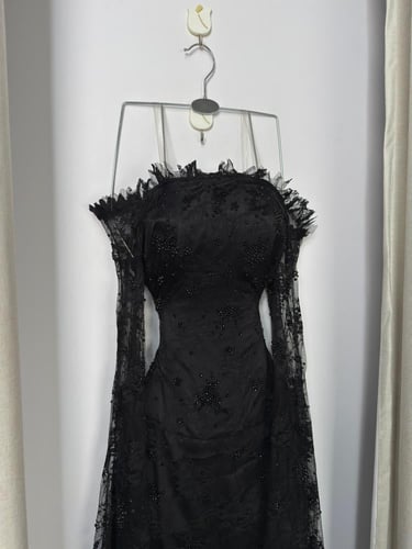 فستان سهرة أسود اوف شولدر دانتيل مطرّز