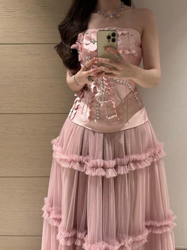 فستان سهرة تل وردي مطرز