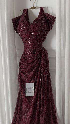 فستان سهرة برغندي اوف شولدر