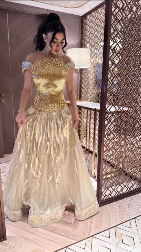 فستان سهرة ذهبي أوف شولدر مطرز أورجنزا