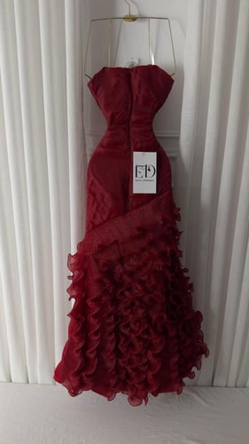 فستان سهرة احمر بقصه سترابلس جازار