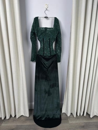 فستان سهرة مخمل أخضر أوف شولدر بياقة سكوير