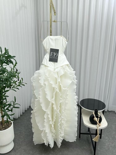 فستان سهرة ابيض تطريز