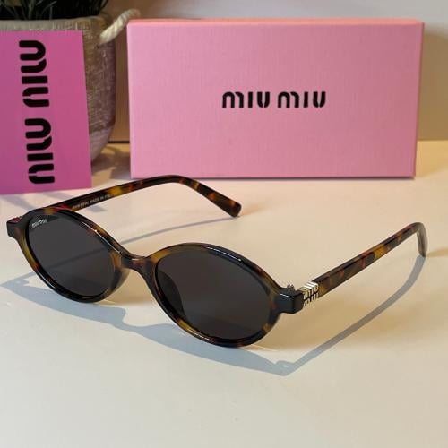 نظارة miu النسائية تايقر