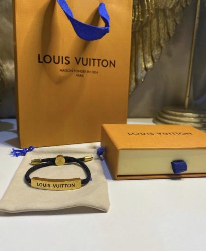 اسوارة-LV-رجالي ذهبي