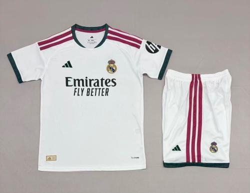 طقم ريال مدريد كلاسيك