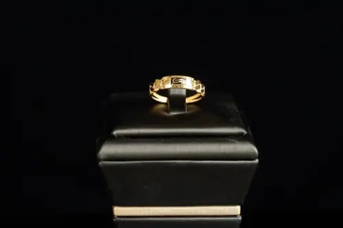 Classic ring 1.3 grams 21 karat