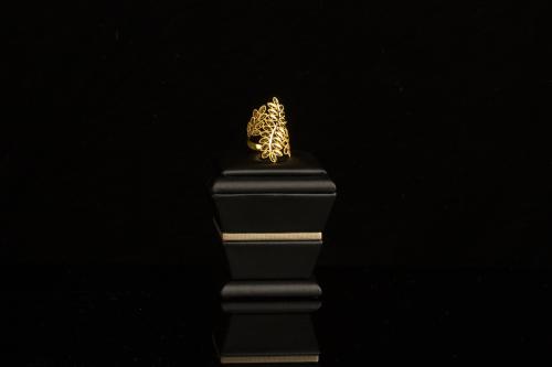 Classic ring 2.8 grams 21 karat