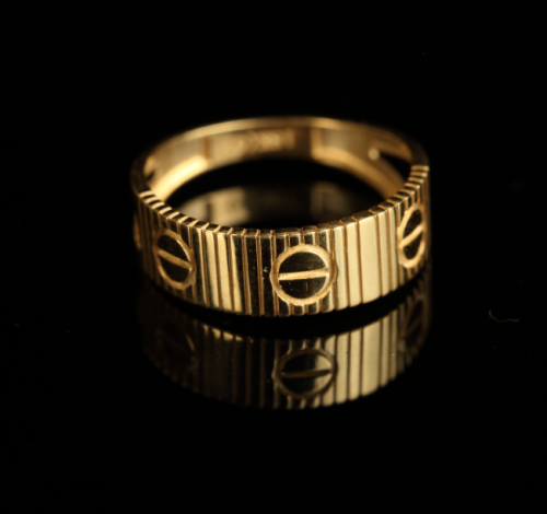 Classic ring 1.3 grams 21 karat