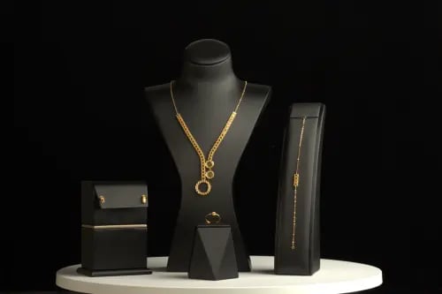 A complete classic set 10.17 grams