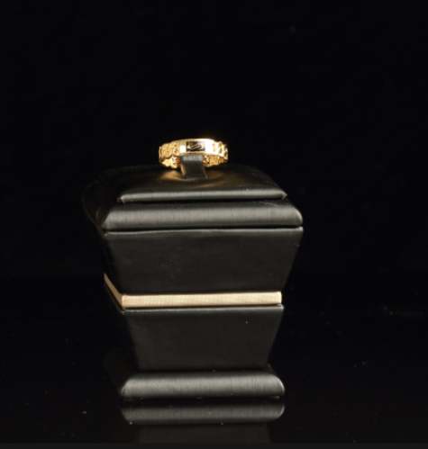 Classic ring 1.7 grams 21 karat